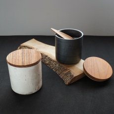 画像3: 【SALIU】キャニスター　SA03　335ml  粉引き・黒柿釉　チーク 木蓋  保存容器 　ロロ LOLO 　美濃焼　日本製 (3)