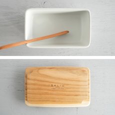 画像5: 【SALIU KITCHEN】山桜の木蓋バターケース 250g（海外サイズ対応） 日本製 美濃焼 磁器  蜜蝋仕上げ Made in Japan  (5)