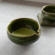 画像9: 【SALIU】南窯  手挽き片口抹茶碗 　翠葉 ( suiyou )　SALIU craft　鉢　ボール　日本製  国産　工藤工　美濃焼  Japan　 (9)