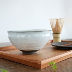 画像20: 【SALIU】抹茶彼是　正庵窯　京型抹茶碗　粉引き　黒流し　美濃焼　日本製　SALIU craft Japan　 (20)