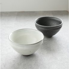 画像12: 【SALIU】抹茶彼是　正庵窯　京型抹茶碗　粉引き　黒流し　美濃焼　日本製　SALIU craft Japan　 (12)