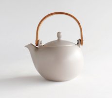 画像7: 【メッセージ 印字サービス】【SALIU】結 YUI 土瓶　急須　600ml　5点Set　湯呑み（カップ小）　山桜茶敷　茶托　ソーサー　　墨　白　灰　日本製　美濃焼 (7)