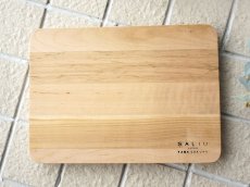 画像2: 【SALIU】YAMASAKURA 山桜 まないた 中 30ｃｍ　天然木　/山桜材/さくら/天然木/まな板/カッティングボード/木製/日本製 (2)