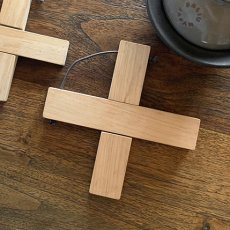 画像1: 【SALIU】YAMASAKURA 山桜　なべしき 大  木製　天然木　かわいい　おしゃれ　ウッド　クロス　 (1)