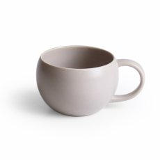 画像2: 【SALIU】結 YUI 　ティーカップ　湯飲み　紅茶のための茶器　 陶器  磁器 白磁 丸い かわいい 可愛い 美濃焼 急須 日本製  ＬＯＬＯ ロロ　 おしゃれ　かわいい　茶こし　人気　おすすめ　デザインソーサー　急須　ティーポット (2)