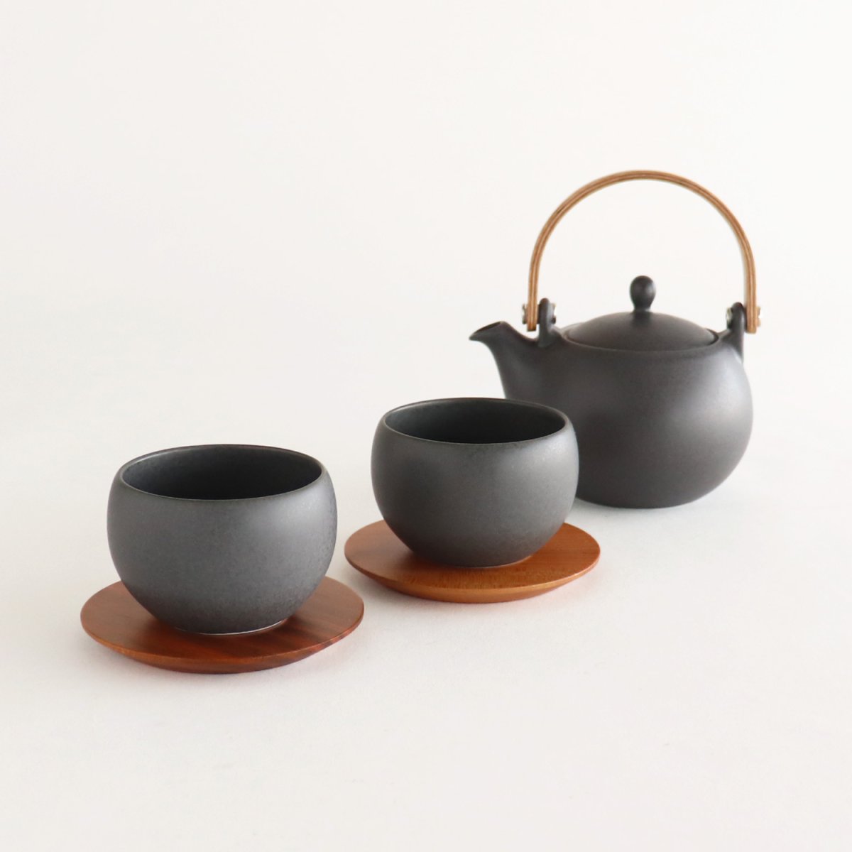 画像11: 【SALIU】結 YUI 土瓶 急須　330ml　カップ小　茶敷き　ギフト 5点Set (急須・カップ小x2・茶敷x2)　 急須セット　お茶の時間 　 美濃焼　湯呑み＆急須セット (11)