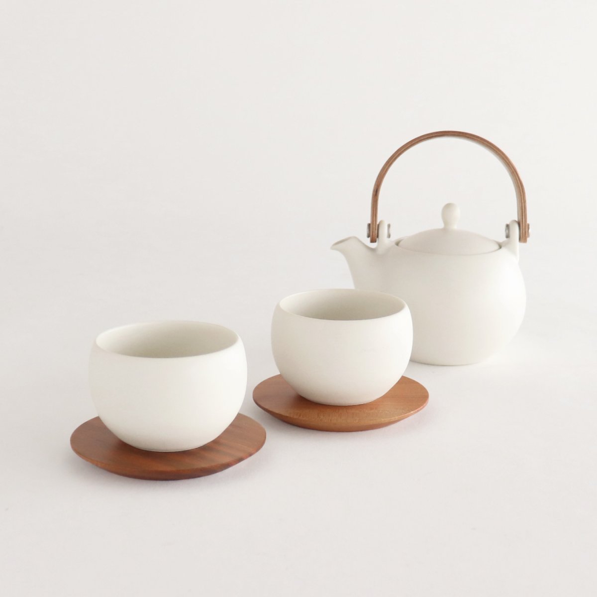 画像10: 【SALIU】結 YUI 土瓶 急須　330ml　カップ小　茶敷き　ギフト 5点Set (急須・カップ小x2・茶敷x2)　 急須セット　お茶の時間 　 美濃焼　湯呑み＆急須セット (10)