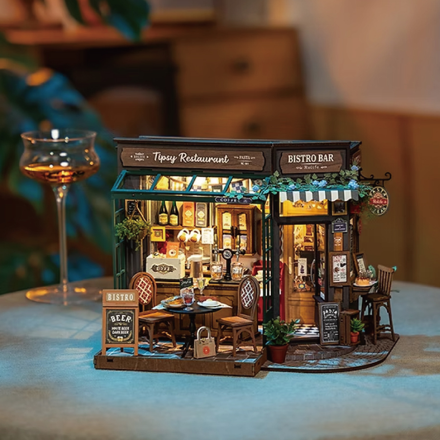 ドールハウス完成品オーダー。ミニレストラン ドールハウス完成品オーダー。新作ミニレストラン