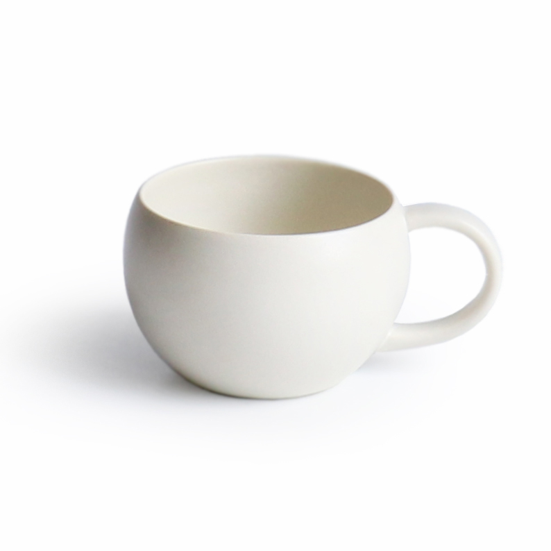 画像1: 【SALIU】結 YUI 　ティーカップ　湯飲み　紅茶のための茶器　 陶器  磁器 白磁 丸い かわいい 可愛い 美濃焼 急須 日本製  ＬＯＬＯ ロロ　 おしゃれ　かわいい　茶こし　人気　おすすめ　デザインソーサー　急須　ティーポット (1)