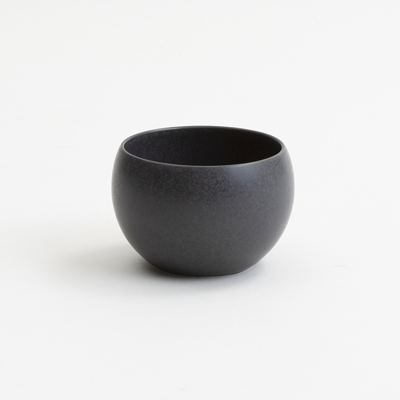 SALIU】結 YUI カップ ころころ 湯呑み 湯飲み ゆのみ 陶器 磁器 丸い かわいい 可愛い 日本製 おしゃれ マットブラック 黒 白  シンプル - Nature Ave.